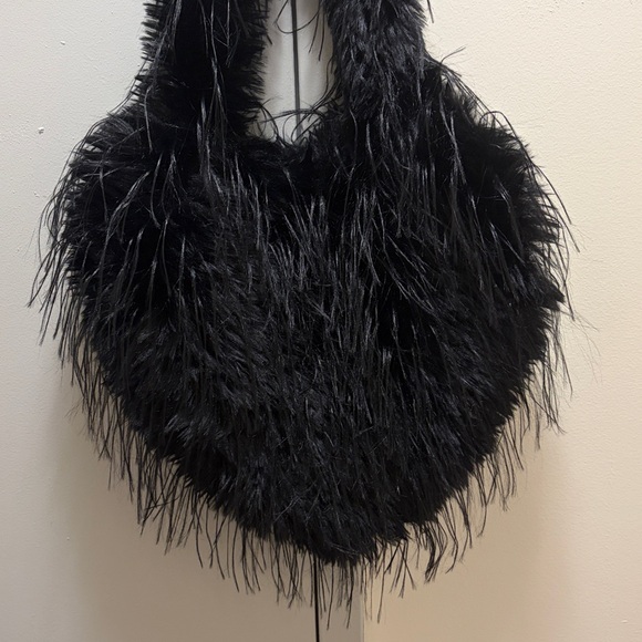 Elegant Black Faux Fur Shoulder Bag - Picture 5 of 5